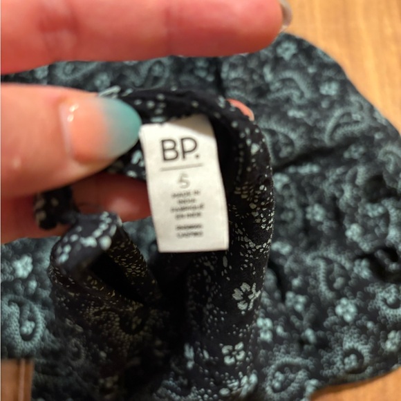 BP Black and White Paisley V-Neck Flutter Sleeve Dress 90s “skater dress” vibes - Picture 5 of 17